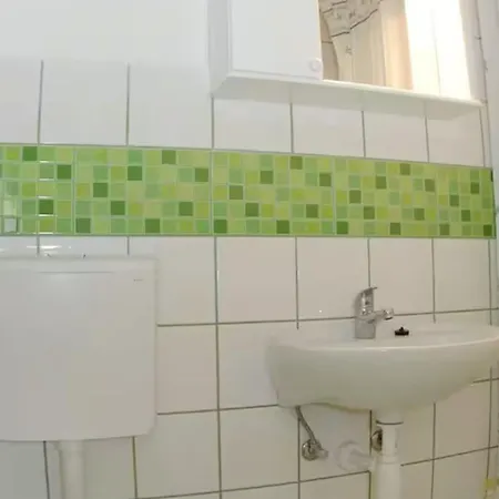 Tina Lägenhet *